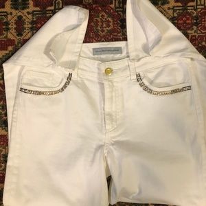 CHICO’S PLATINUM DENIM WHITE BEAUTIFUL BEADING ON POCKETS  CHICOS  SIZE .5 (S/6)
